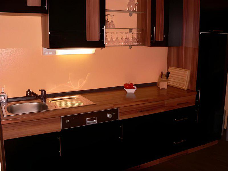 63AB333416A0BFAC738CF0DAA410B1C7