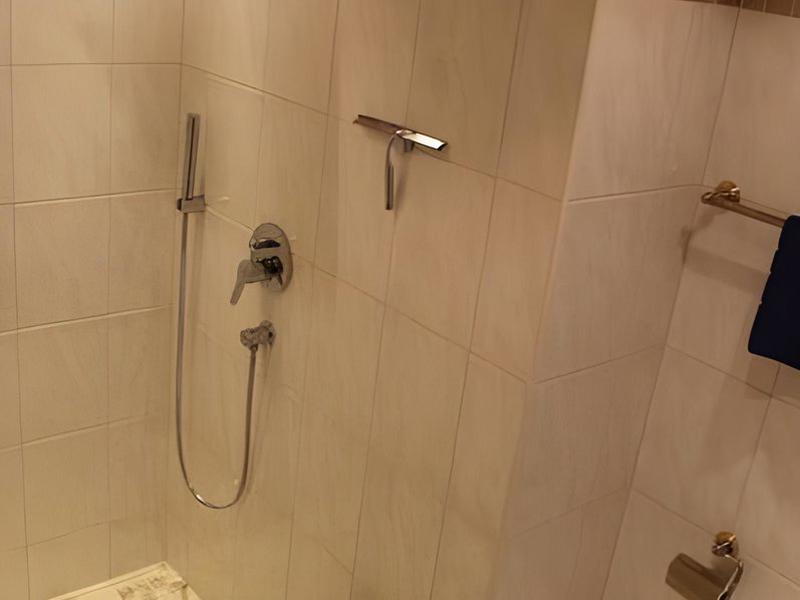 A4FB42936351DBC06525E04953680436