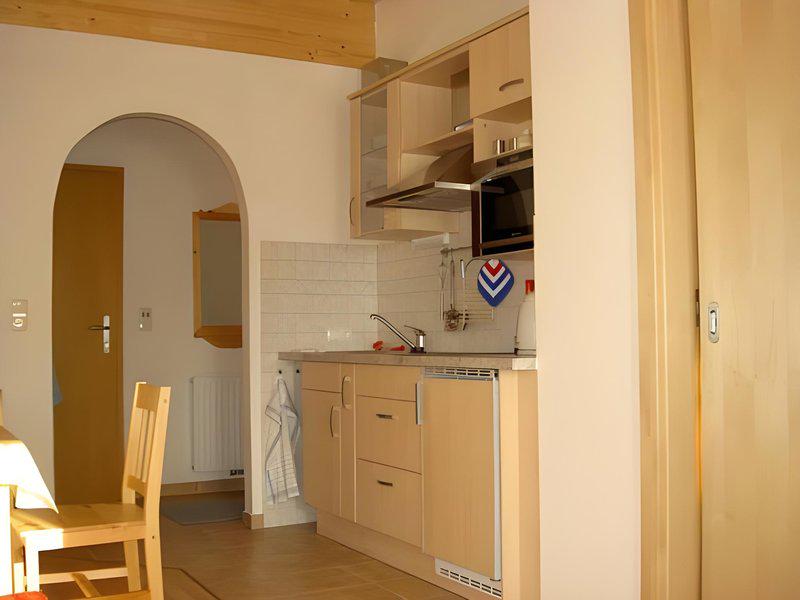 FCE4F2FA13E1AF72A88A070B38D533CD