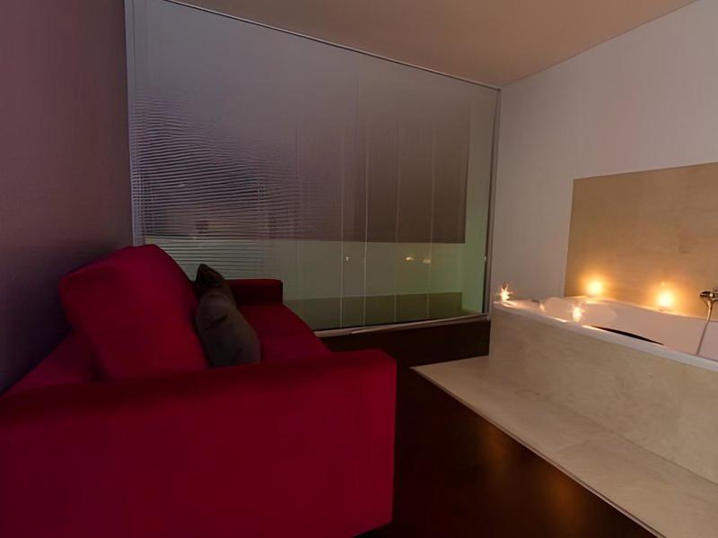 80BEFDDB1F9419E7AE58A98C759A81BF