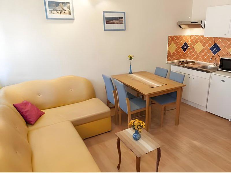 A0418C69E143A77E9CBAA111B5A47B11