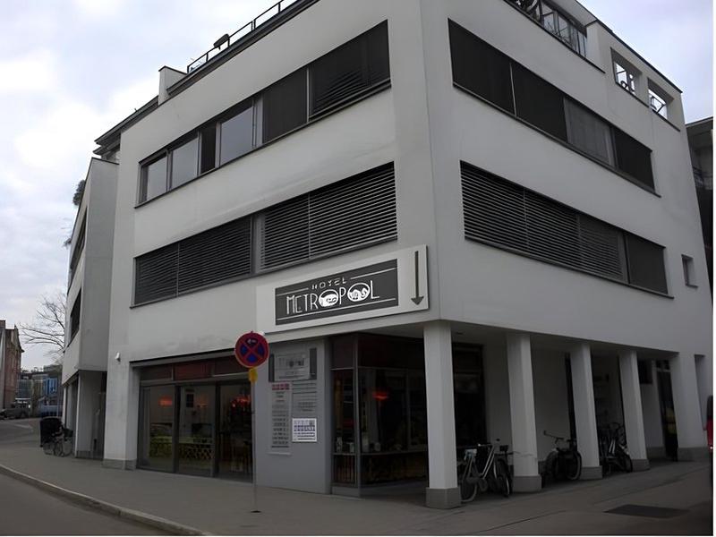 C137AE595670BA16759F65B7A3C7FDBE