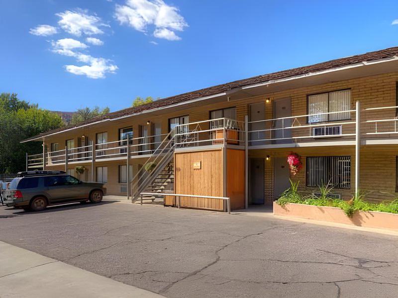 C82090812381525FD3C7B56433641F6F