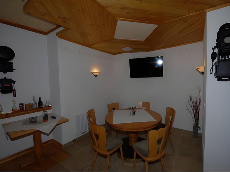 69E06F4BE852D8A4E6739E84FE0292E4