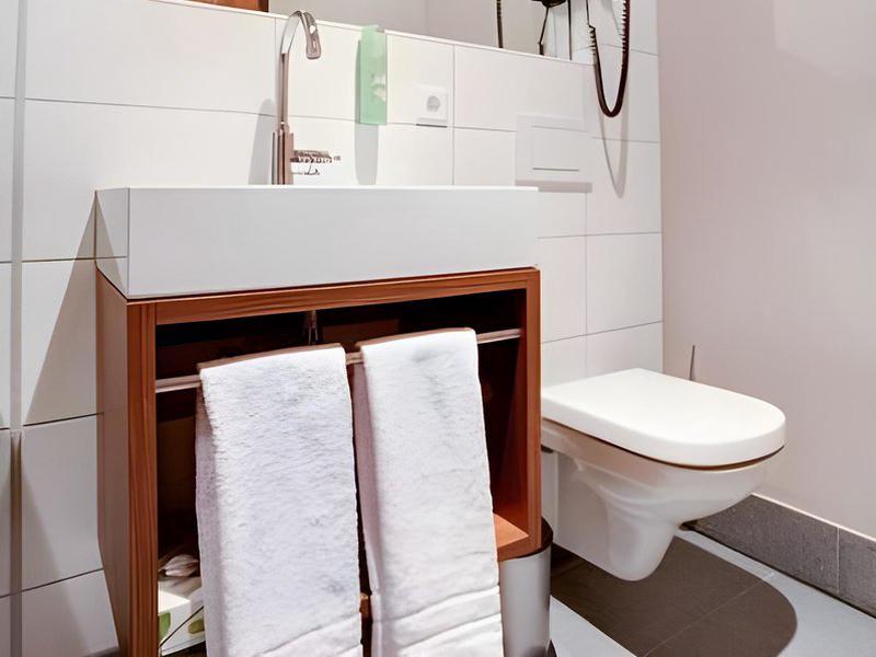 B1FC7D8B448F464102A5BA98ACFEF36A