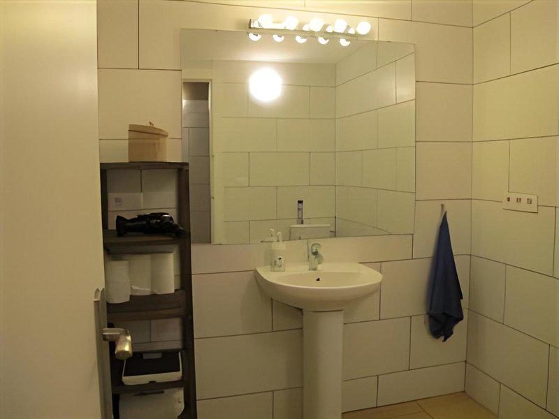 4AACD2100B6850220AD26FD0E26C1E52