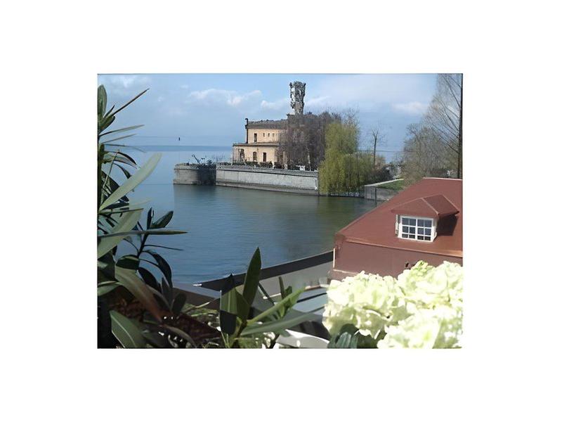 AB4BDEAF1E760DF5BE5B09CC7A05395C