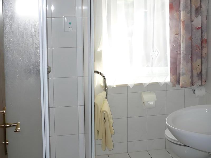 FC7F39E92E94DB79837D4FDE54831FD2