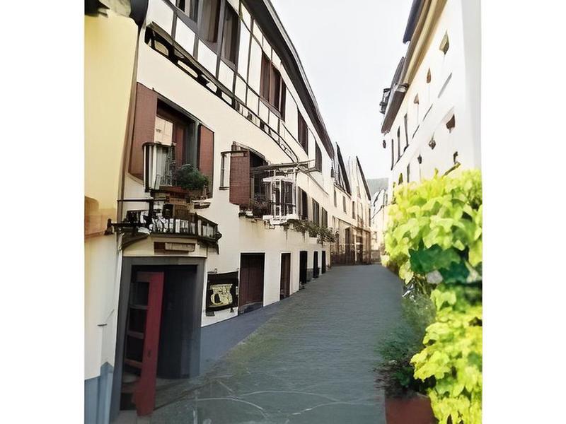 847E8846636184C8EA116B6C3BEB9008