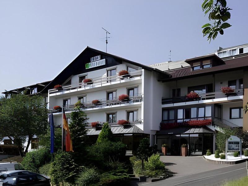 2CEA39F6D8B5747D7FD380C9288178A8