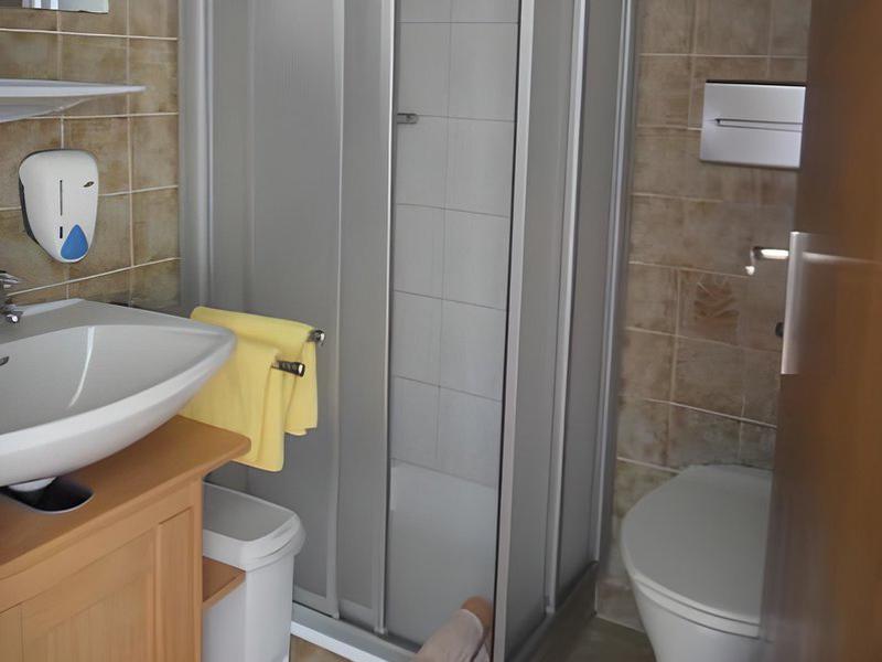 46325E96A74A8213E6A5A8D9AA3AC281