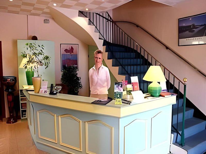 4C6EAE006F06894F8E8D88365E83E3F5