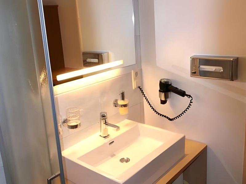 D0E60A2A787E2C9C405F40C7D849452F