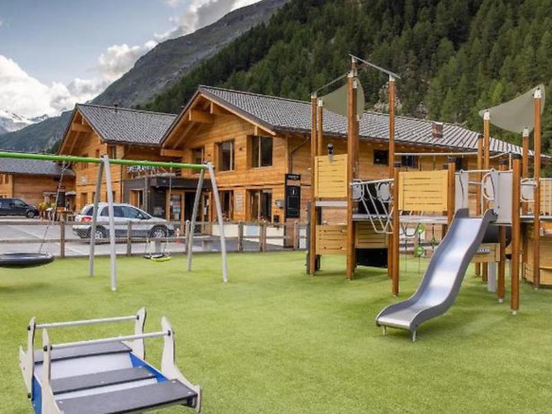 1A8EE7A20AAA3CD5AA2AAC253BCDFD8F