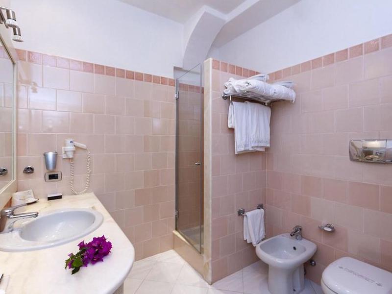 92FCD0A111F51FB4B1061BF4659CF25A