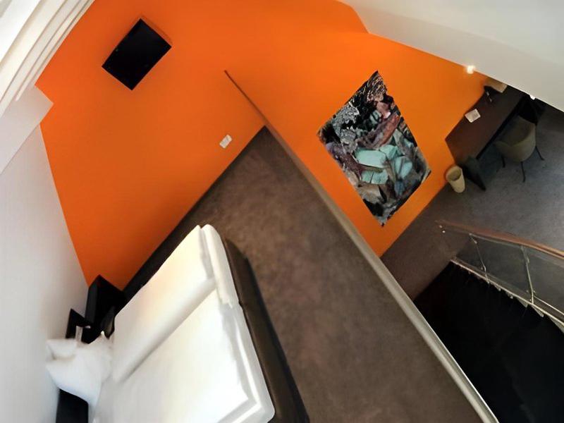 04377286044331AB10159D2D1175F060