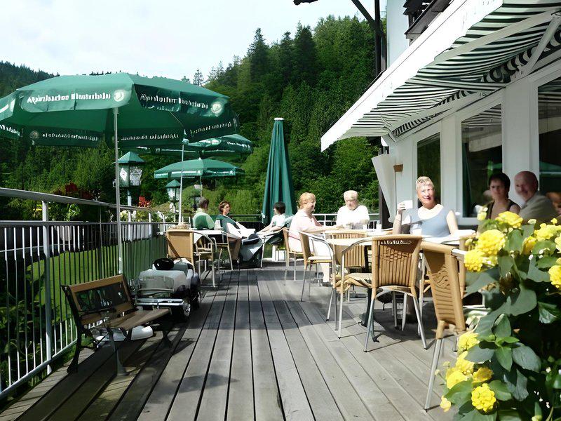 CFECB56CC31469A8E15AA9EFFC132CF7