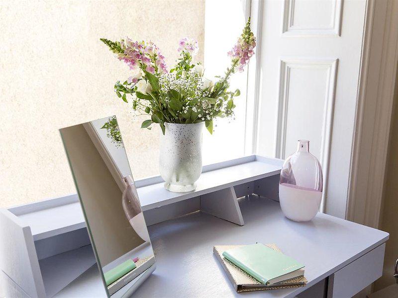 62A004A6F52D3D14675D59B6C42146DE