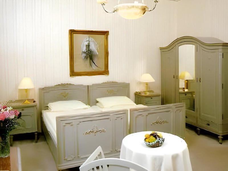 7DEADB3B643E1F28F37355A445A041EB