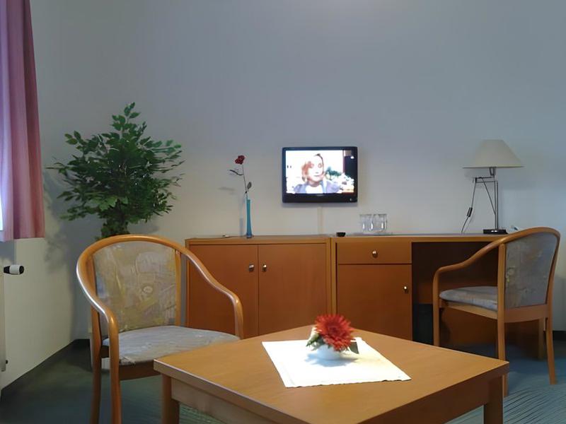 ED0BDCCD3344B87147FF8FFB8B478992