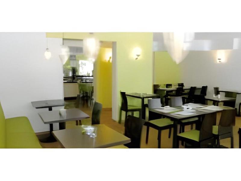 9CFF160021A5478FF6FABA29A3F1F400