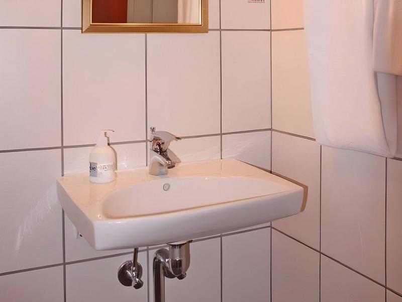 A8F00E1BEA075F5258F18239BCDDCA59