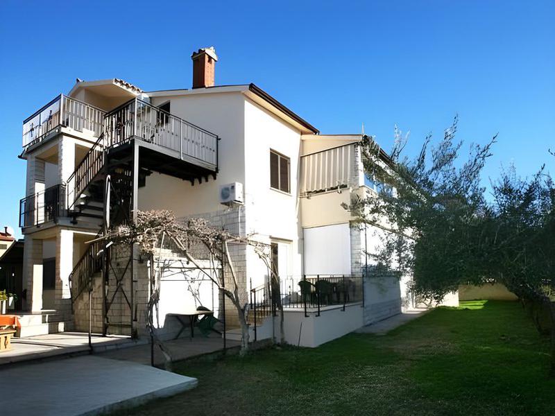 39BB3714C064497DB2C70DA1AE1B661E