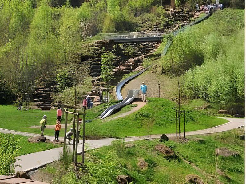 BFB1A1261118DEC409683BA4C66A93C8