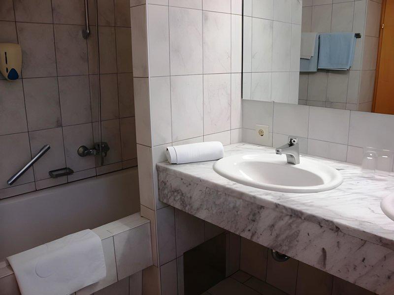 378A8DB74A6FDC9DEF0A5272D54A5393