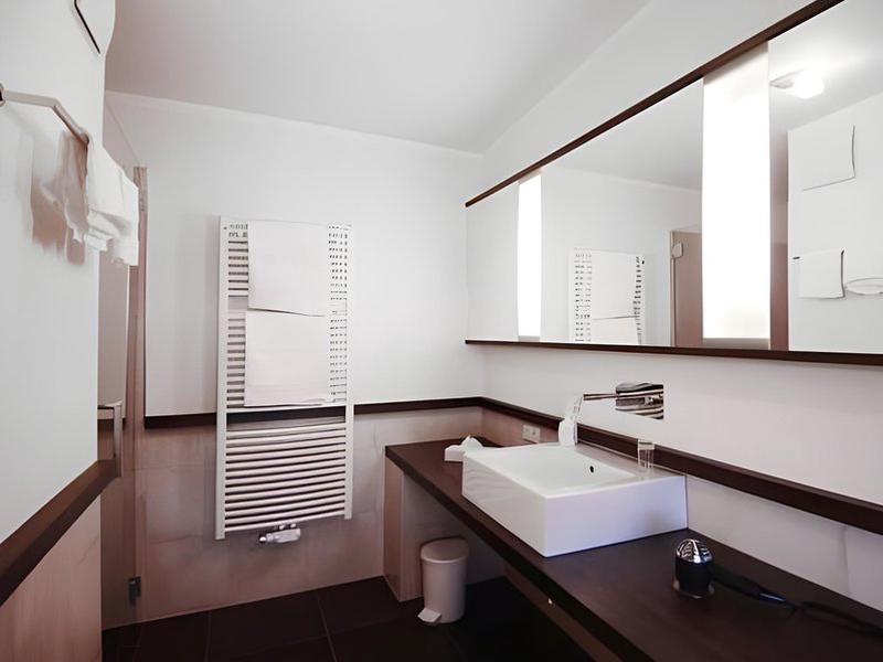 944D62B187ACB55468C5CAF70E6D64BE