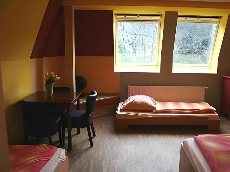 E6E81222192BCCAECA7F93C99936C98E