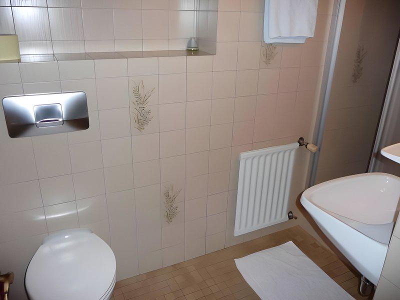 CB539E81A0F4D77FD4DAB39F28A68A16