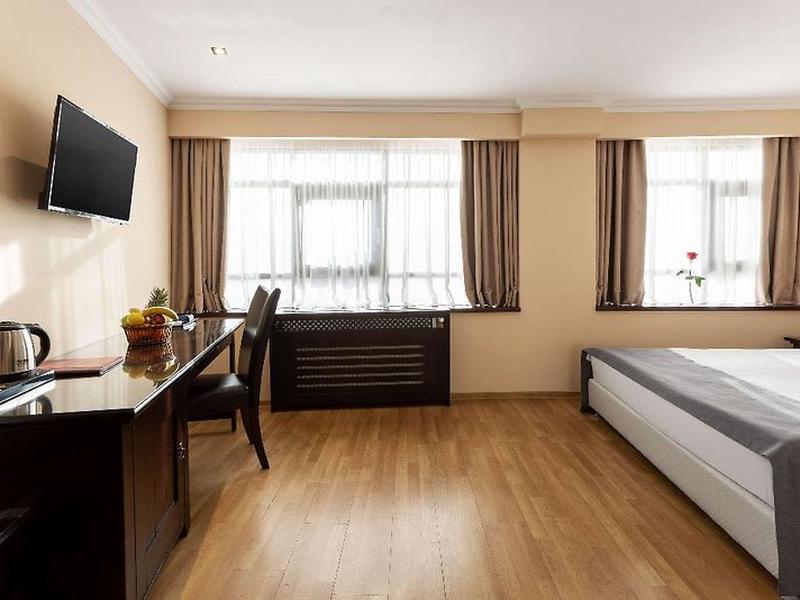 96C778222BE4C323700A0BB25CDF305C