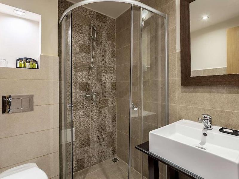 CACB2ECE71661A75B594870ABEED7AC7