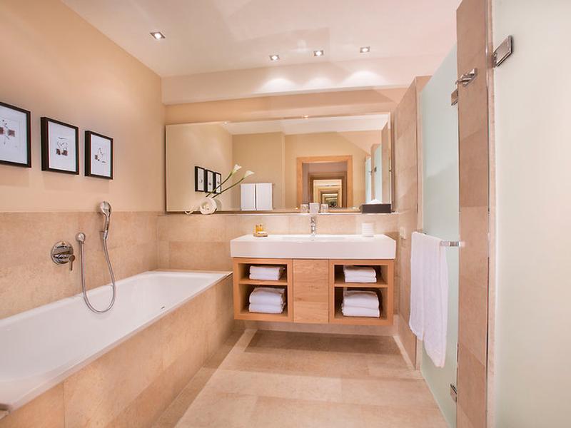 5DA65C78645EA42F09B6C6F632498E4A