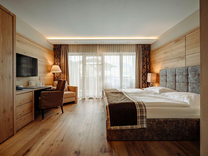 FBD5E28BA075B2E87D3A4CFE8057F103