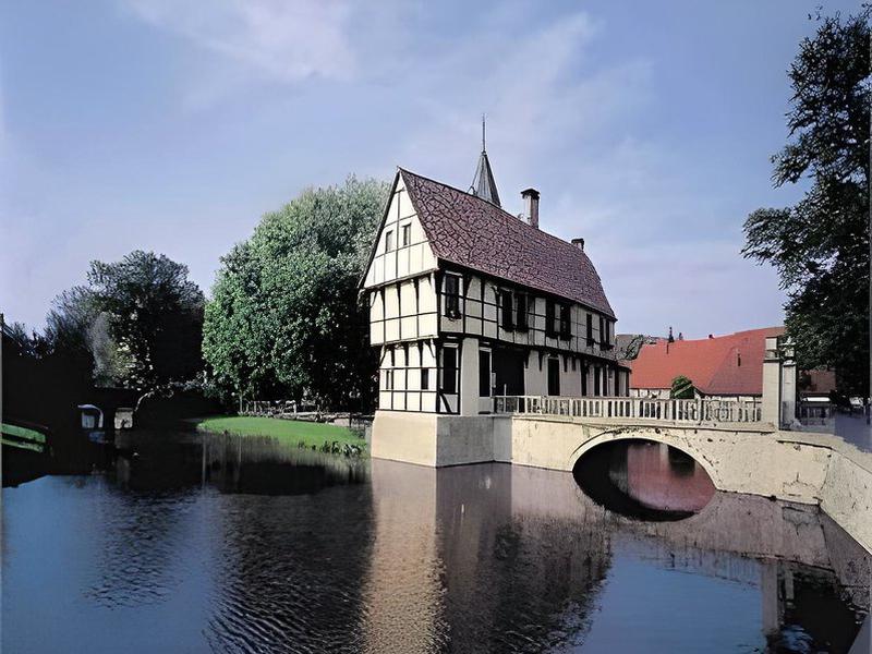 380AAB0D4CF13BF93DF649417DF4E56A