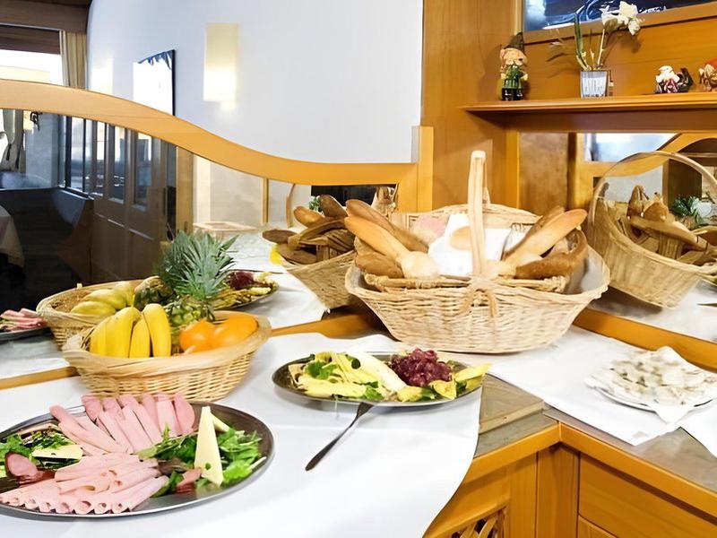 18B18A5CACC4B1FE36F52DDFCC98B04D