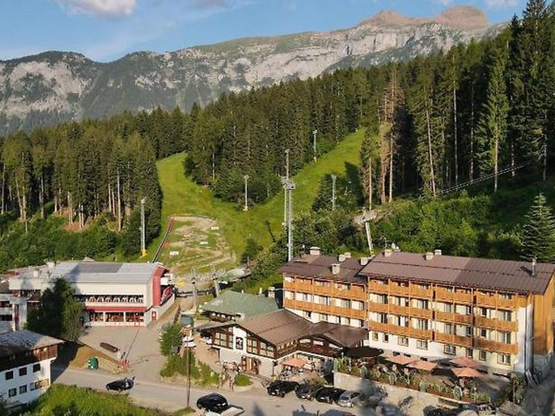 F3F2BF0B7CFCFF21F3C430AA94F9B898