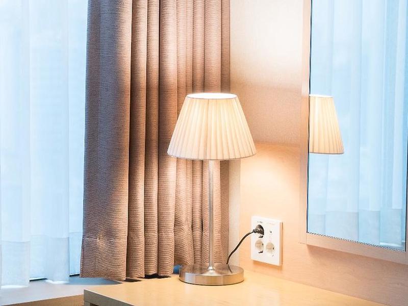 B8484300AC3FFDE202F76C1E86B5C98C