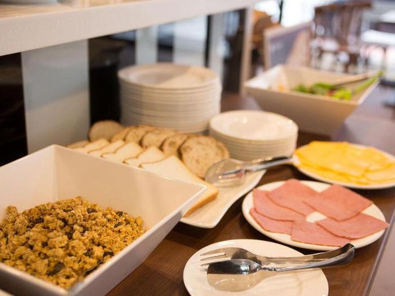 0C0D98FEEB641DFF2D04AF83A739C809