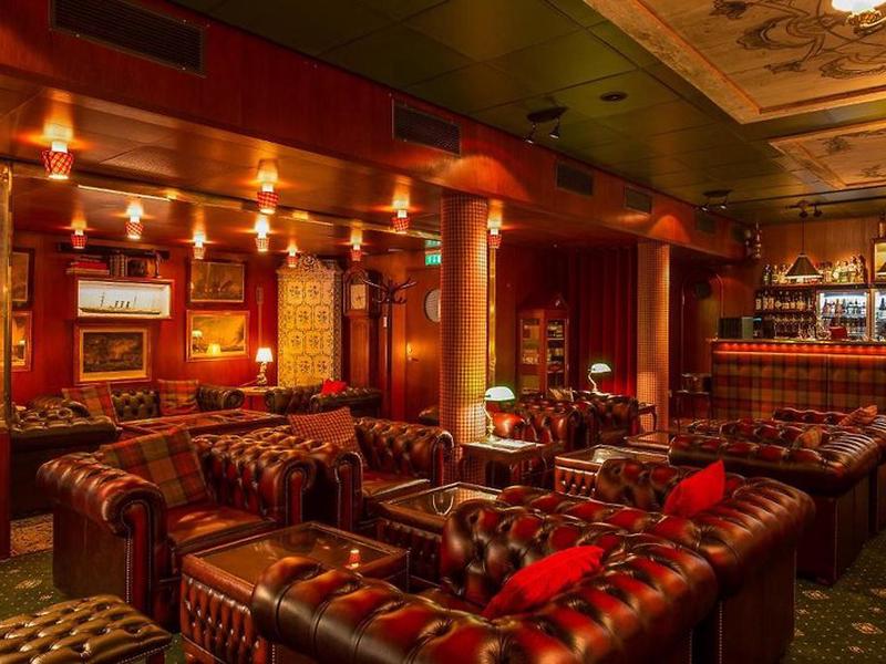 81AB8A4FD865059150E8340DA7BC4D2C