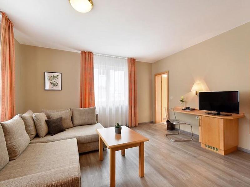 4F87CED487215C738717802E6D6EAE3E