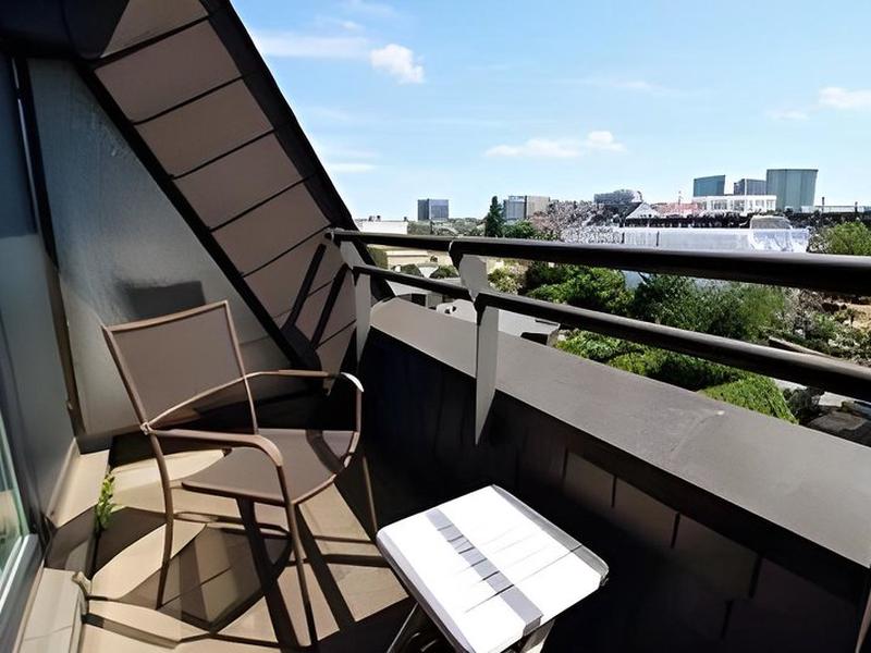 8E0F9F060DF4433660AA0886BAB8D2E1