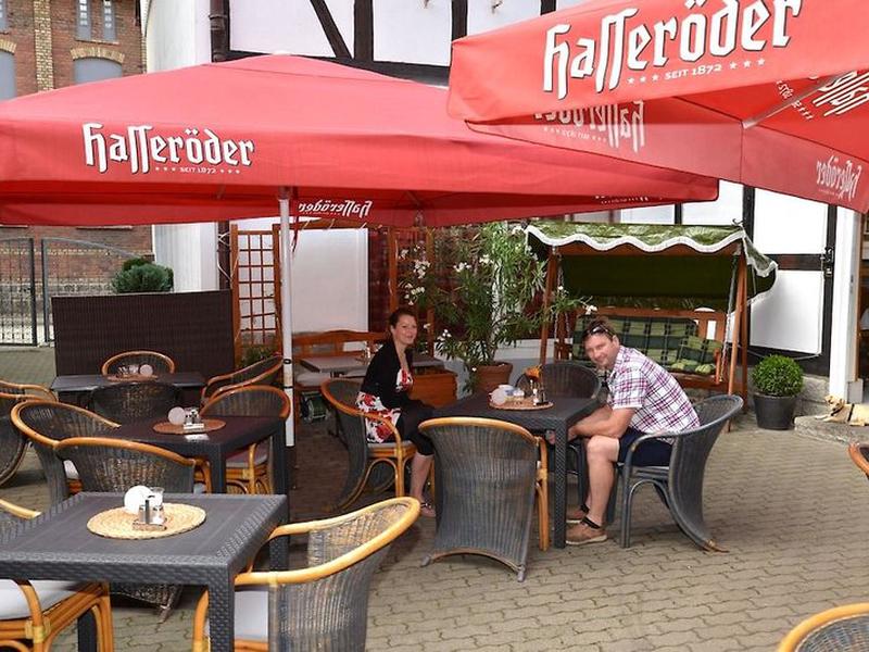 61E88951E1640AC81FF7C30B3B65FC4D