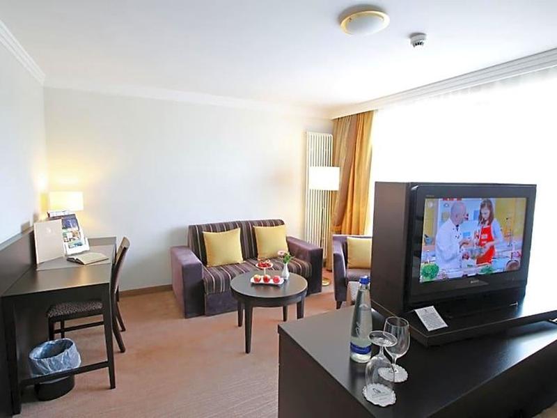 C1E6155D6AD079D2A8DC4728903B296D