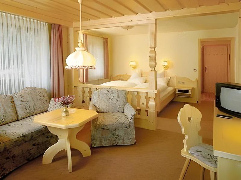 121E40B8D9AB7BCAD011433363B891DA