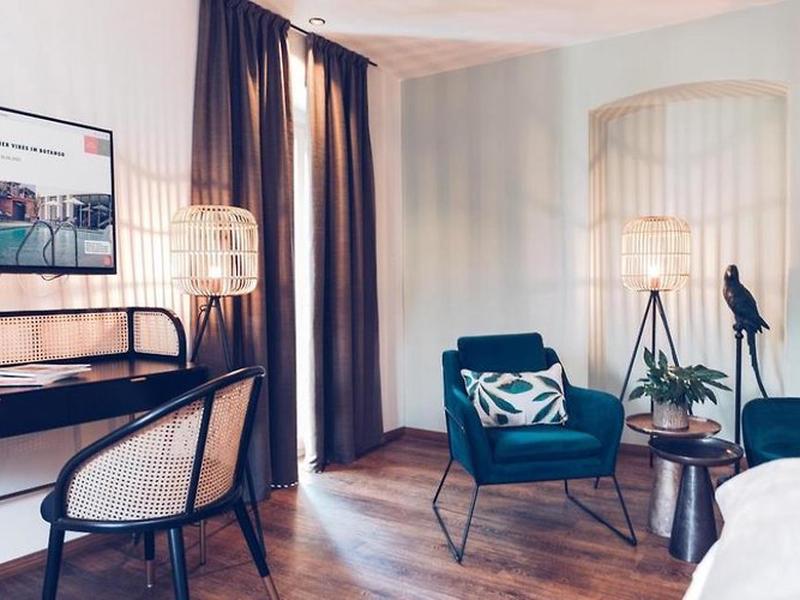 EAFA1D53123459B11FCE5BCB83907B18