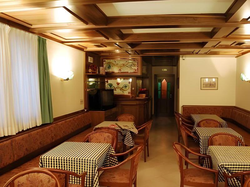 A072408C8ECDF1B300E95BAC16D0FA57