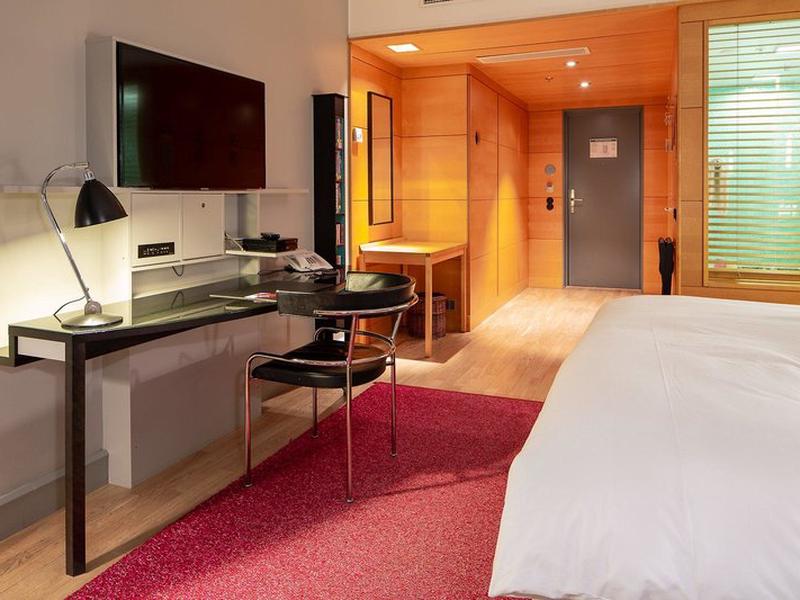 E35180CBF9EC4E6A7D418B21A0B0D281